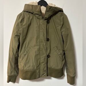 Uniqlo olive green sherpa-lined hooded bomber jacket